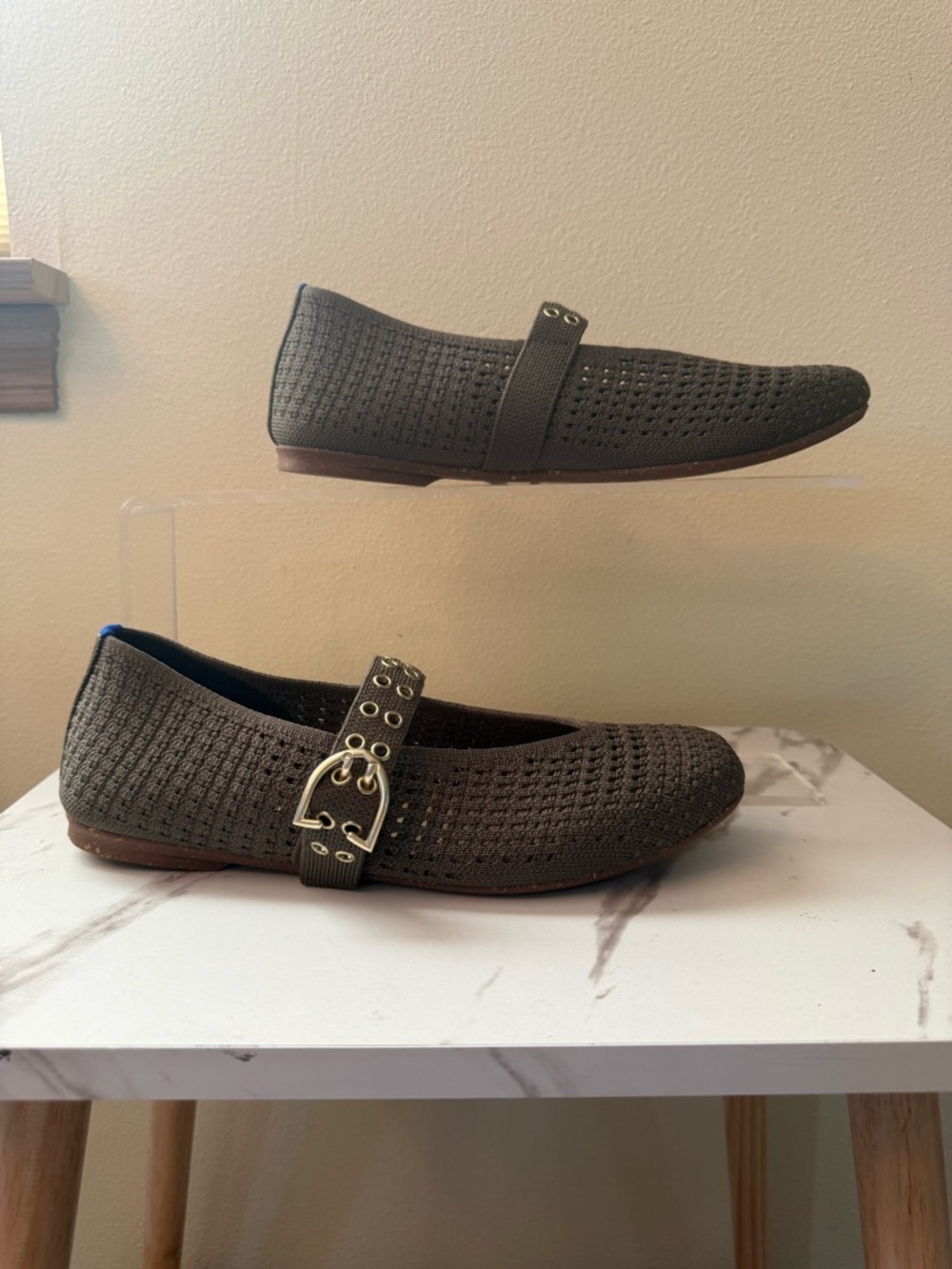 Rothys Olive Mary Jane’s, Size 8-1/2, EUC
